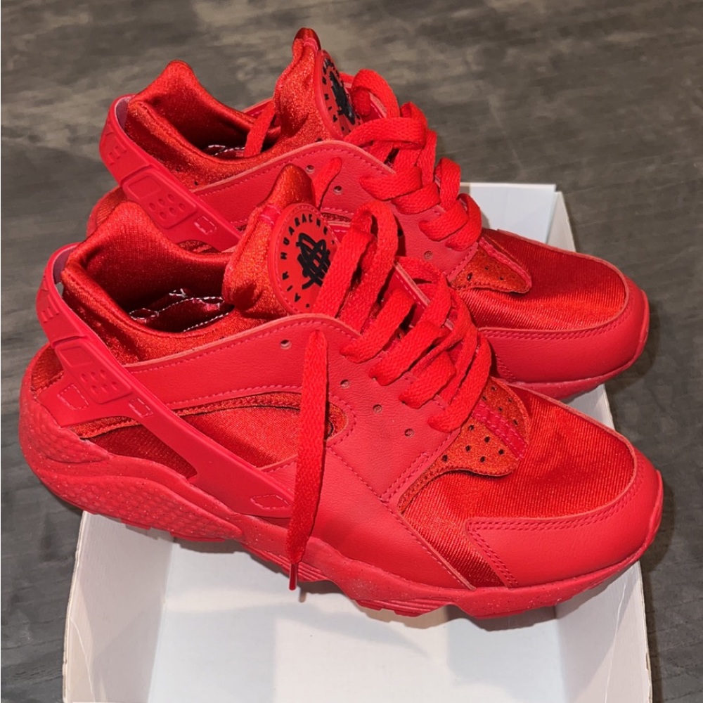 Nike Huarache triple red